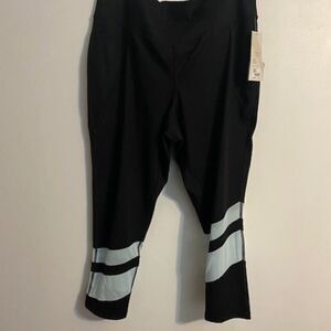LIVI Active Black/Blue 7/8 Sculpting leggings, size 22/24